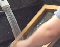 再利用する版は、丈夫に出来ています。ゴシゴシ洗浄。